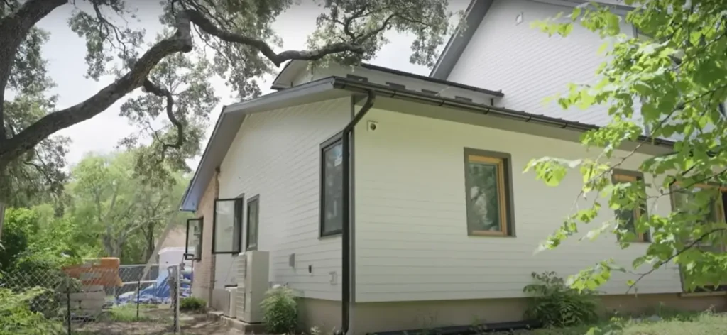 Rain gutter cleaning, gutter service for Kent, OH homes